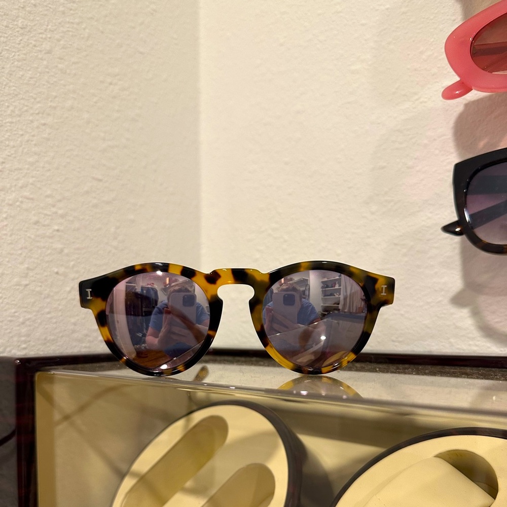 Illesteva Leonard Sunglasses (Tortoise/Rose Mirror)